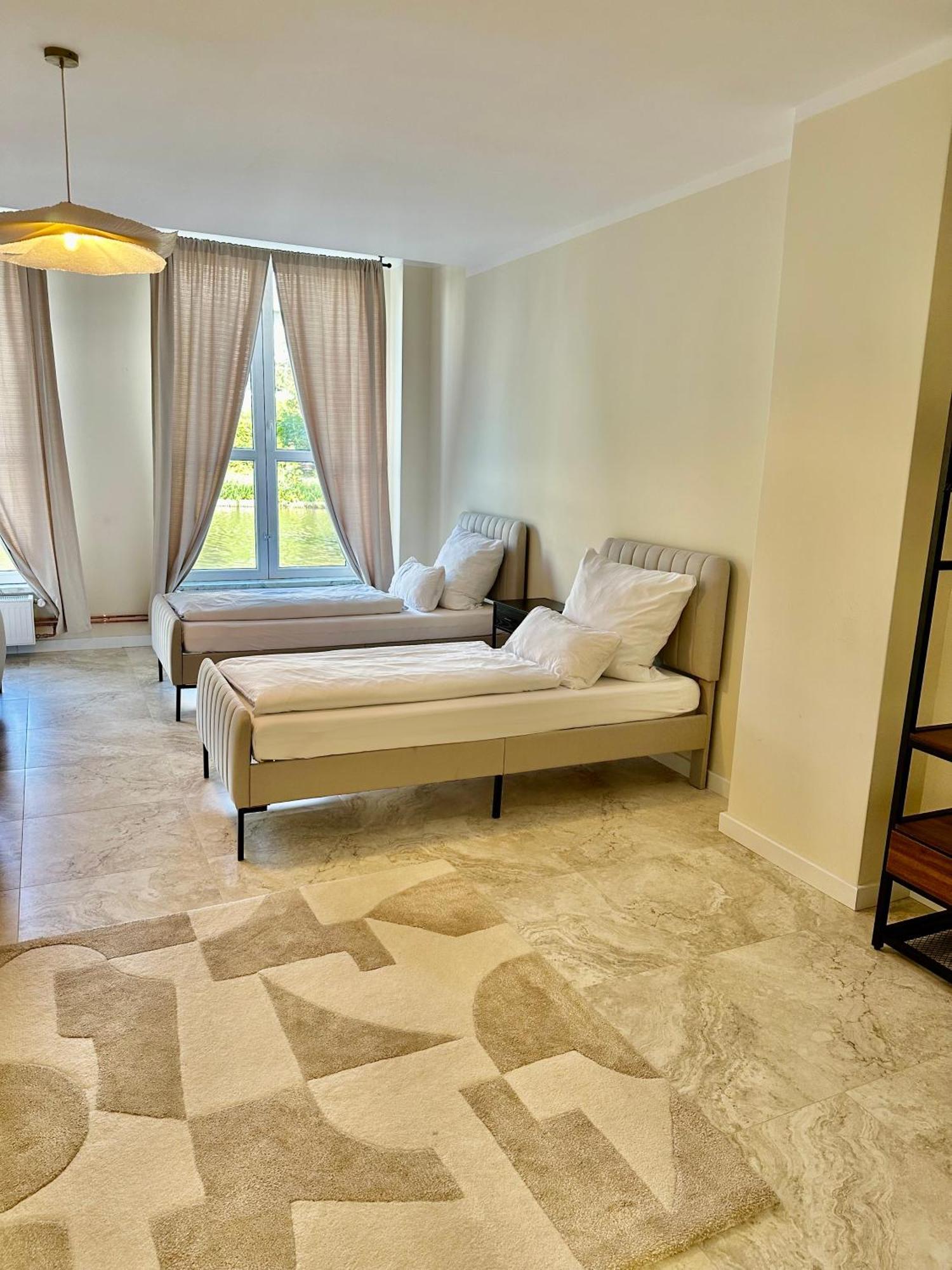 Sanierte 5 Zimmer Luxus Standard Apartment Auf 350Qm 汉堡 外观 照片